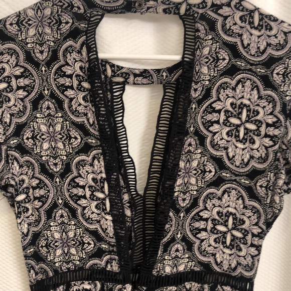 Volcom Women’s Dress - Picture 5 of 9